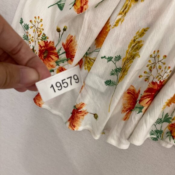 Torrid Gauze Floral Tie Front Lightweight Top Plus 2X Cream Orange Feminine - Picture 10 of 10